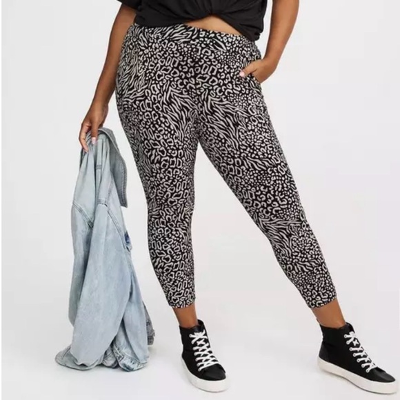 torrid Pants - TORRID Crop Pocket Legging